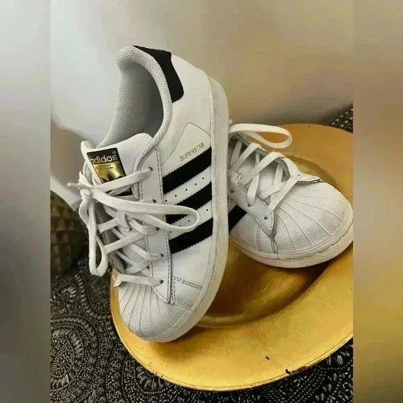GIRLS ADIDAS SUPERSTAR SNEAKERS SIZE 2.5 M ORTHOLITE - Picture 1 of 13